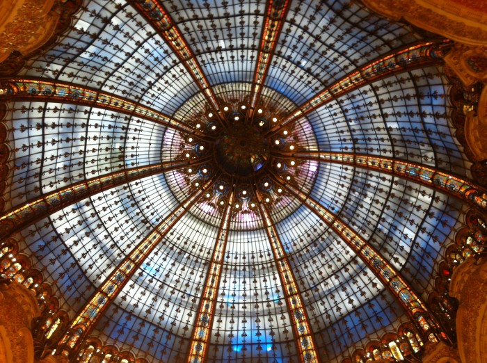 A famosa cúpula da Galeries Lafayette