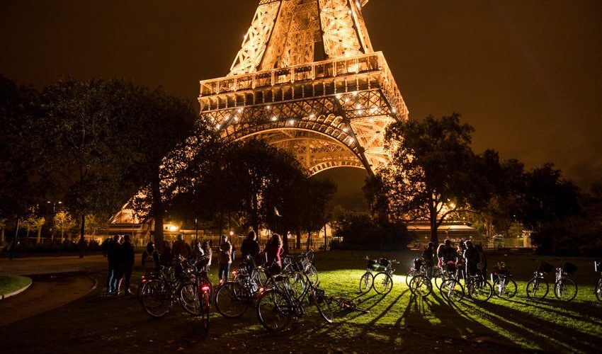 passeio de bicicleta em Paris