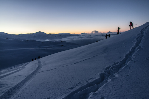 Em Val Thorens, há diversas opções de trilhas a pé para quem não quer esquiar. Foto: OT Val Thorens