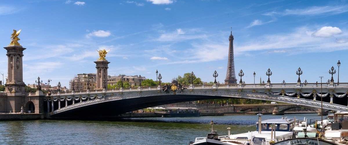 ponte alexandre iii torre eiffel