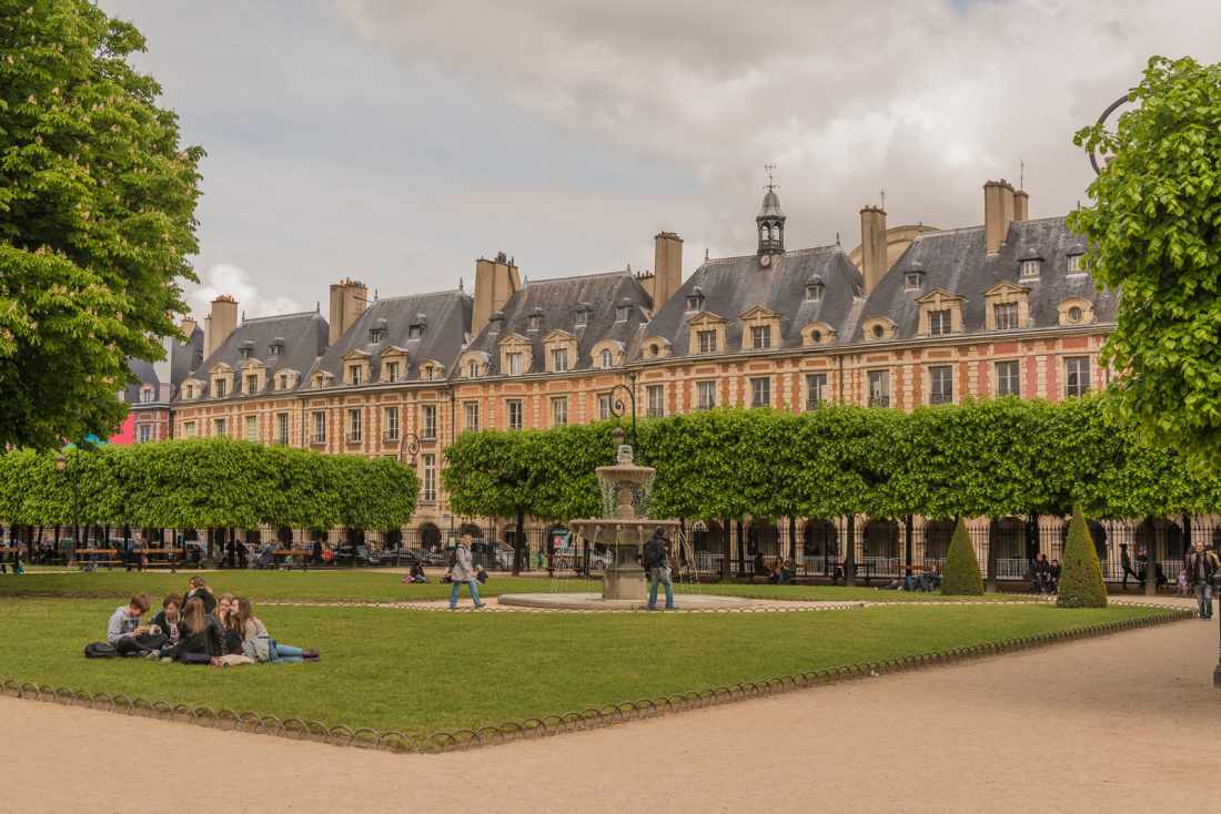 Atração turística de Paris: a Praça des Vosges